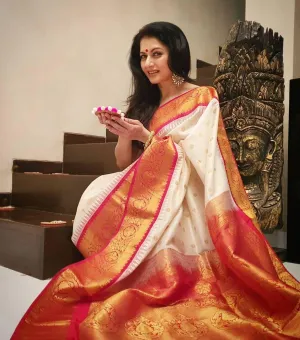 Brood Beige Soft Banarasi Silk Saree With Ravishing Blouse Piece