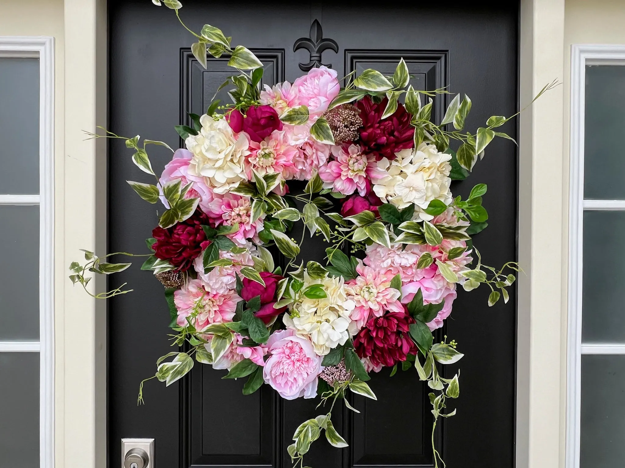 English Garden Bouquet Wreath with Ivy