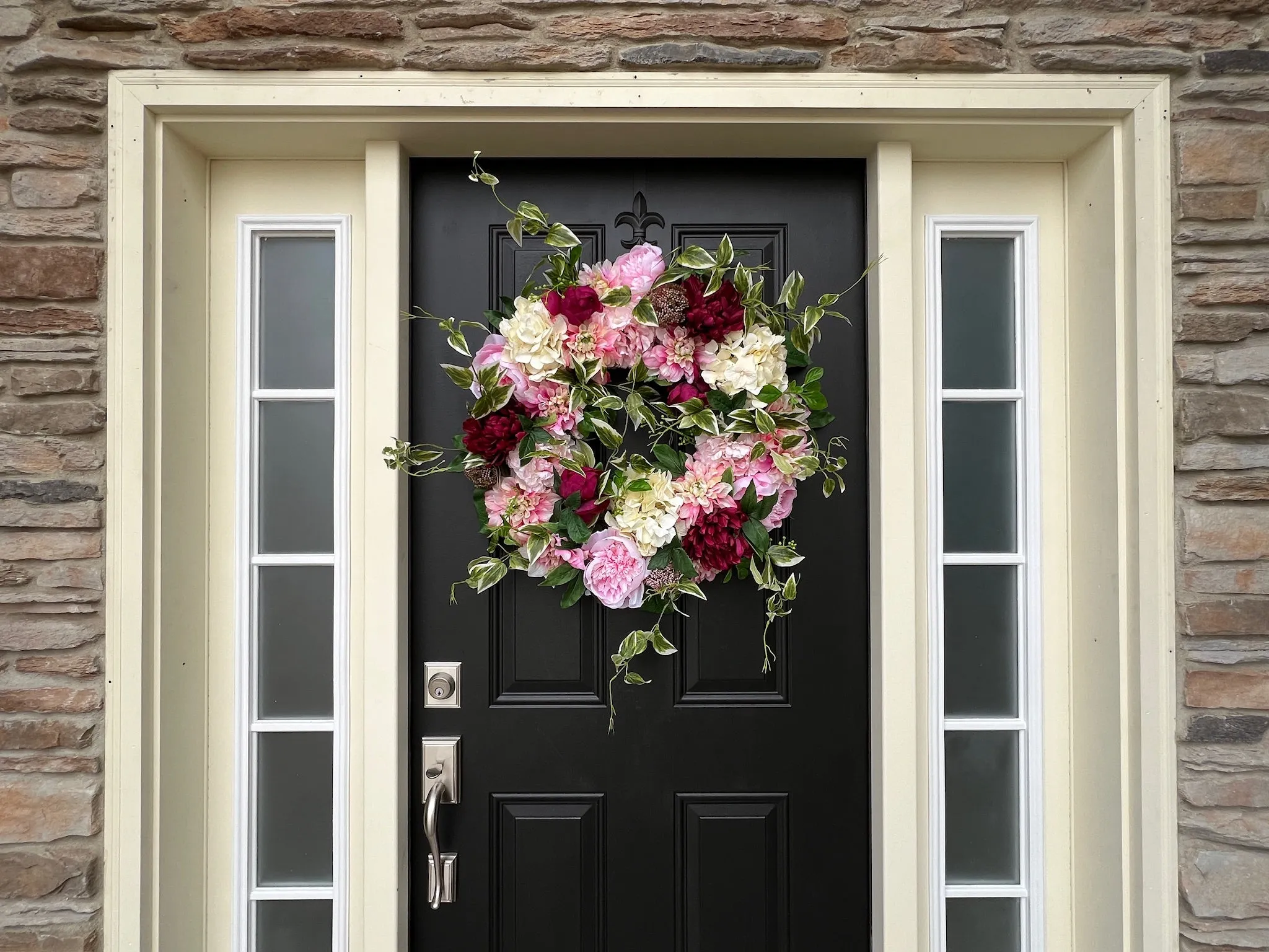 English Garden Bouquet Wreath with Ivy