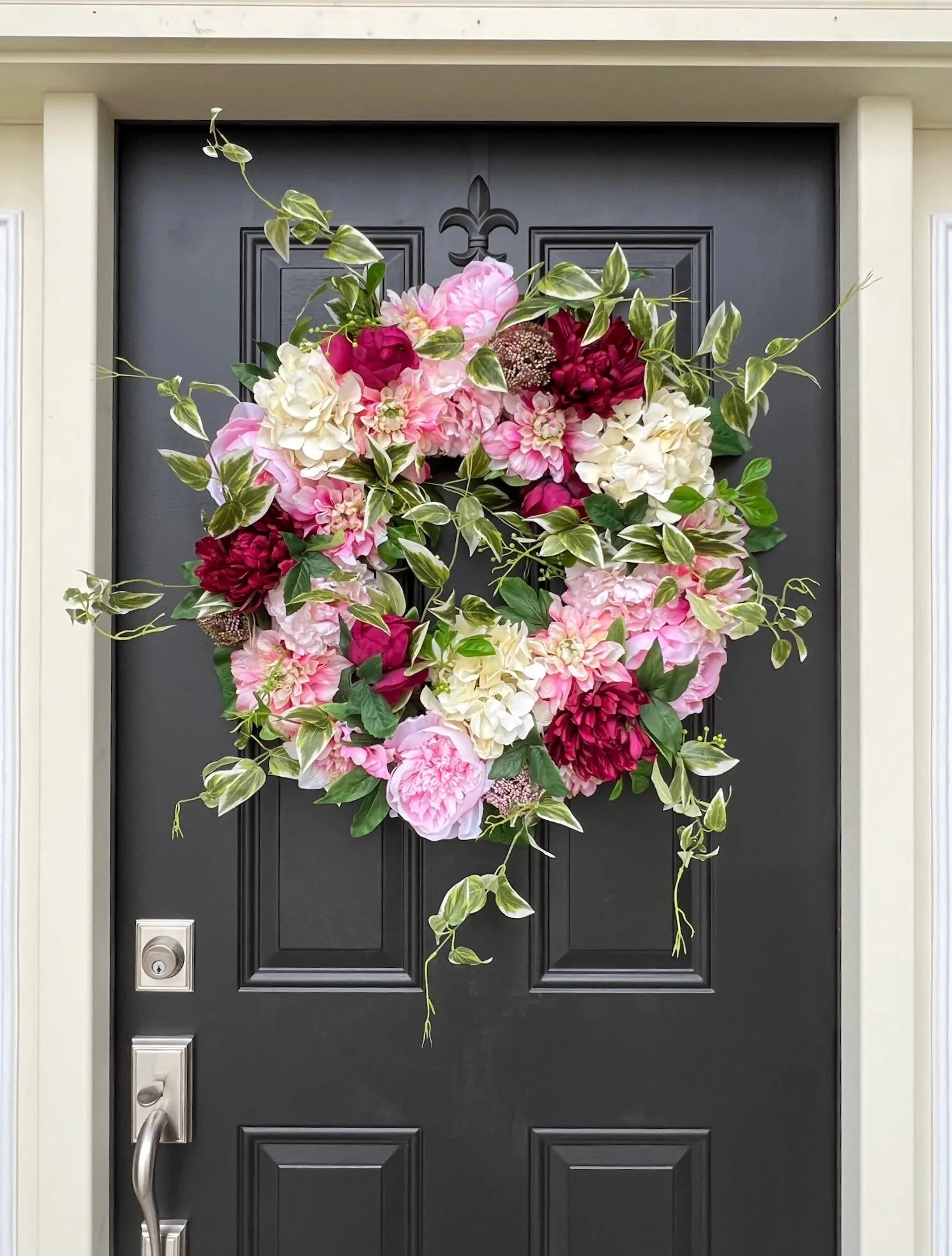 English Garden Bouquet Wreath with Ivy