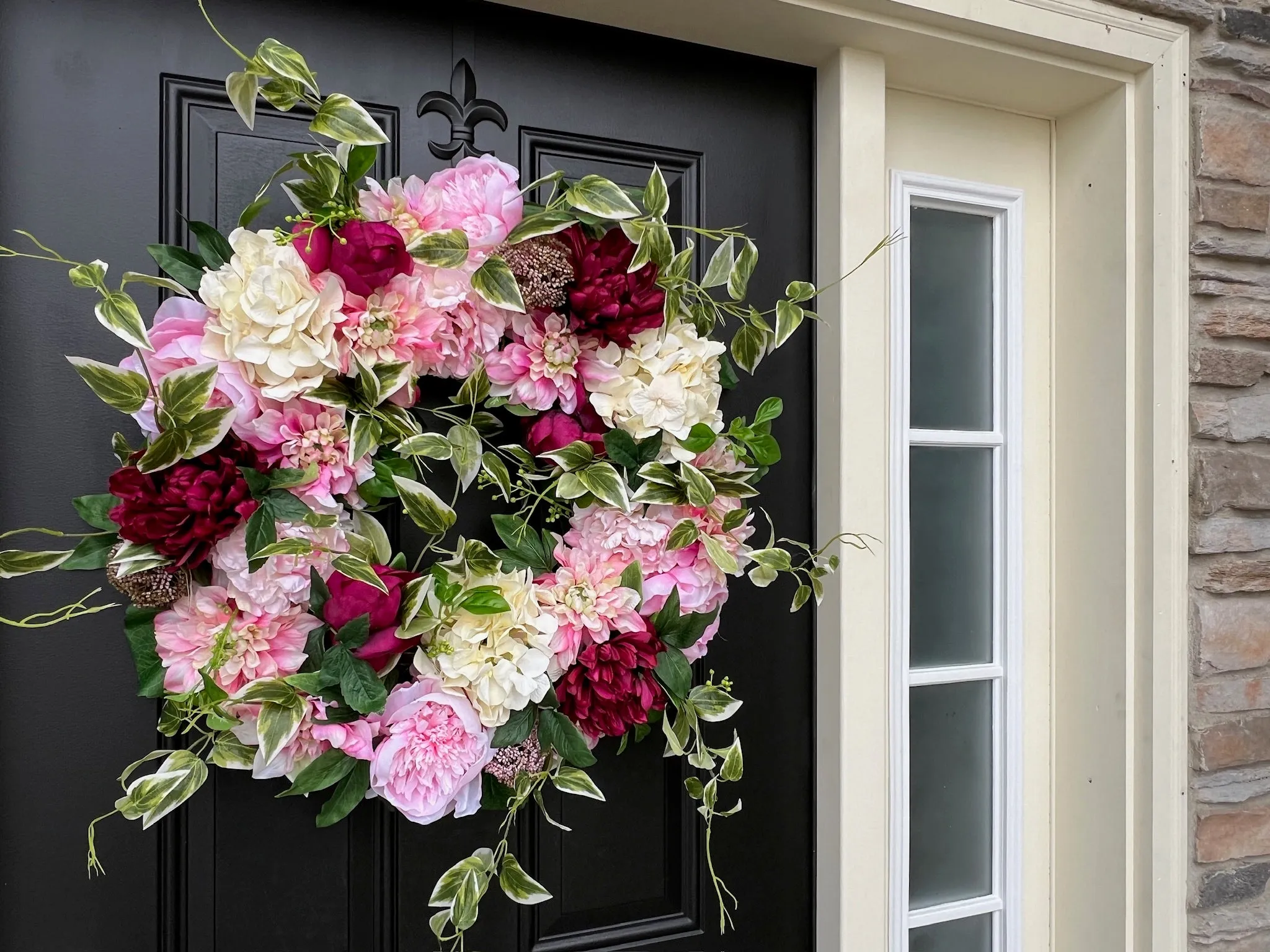 English Garden Bouquet Wreath with Ivy