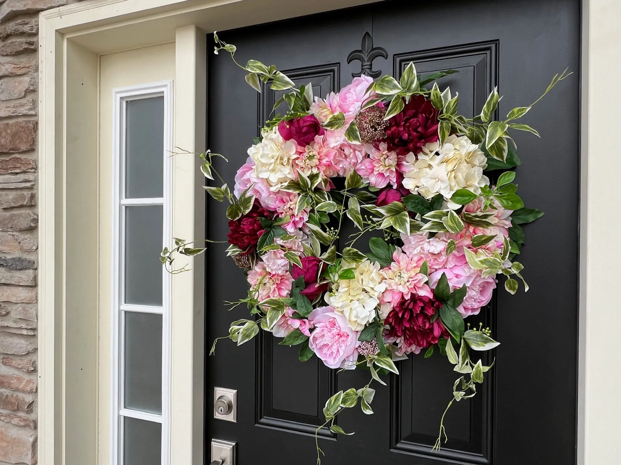 English Garden Bouquet Wreath with Ivy