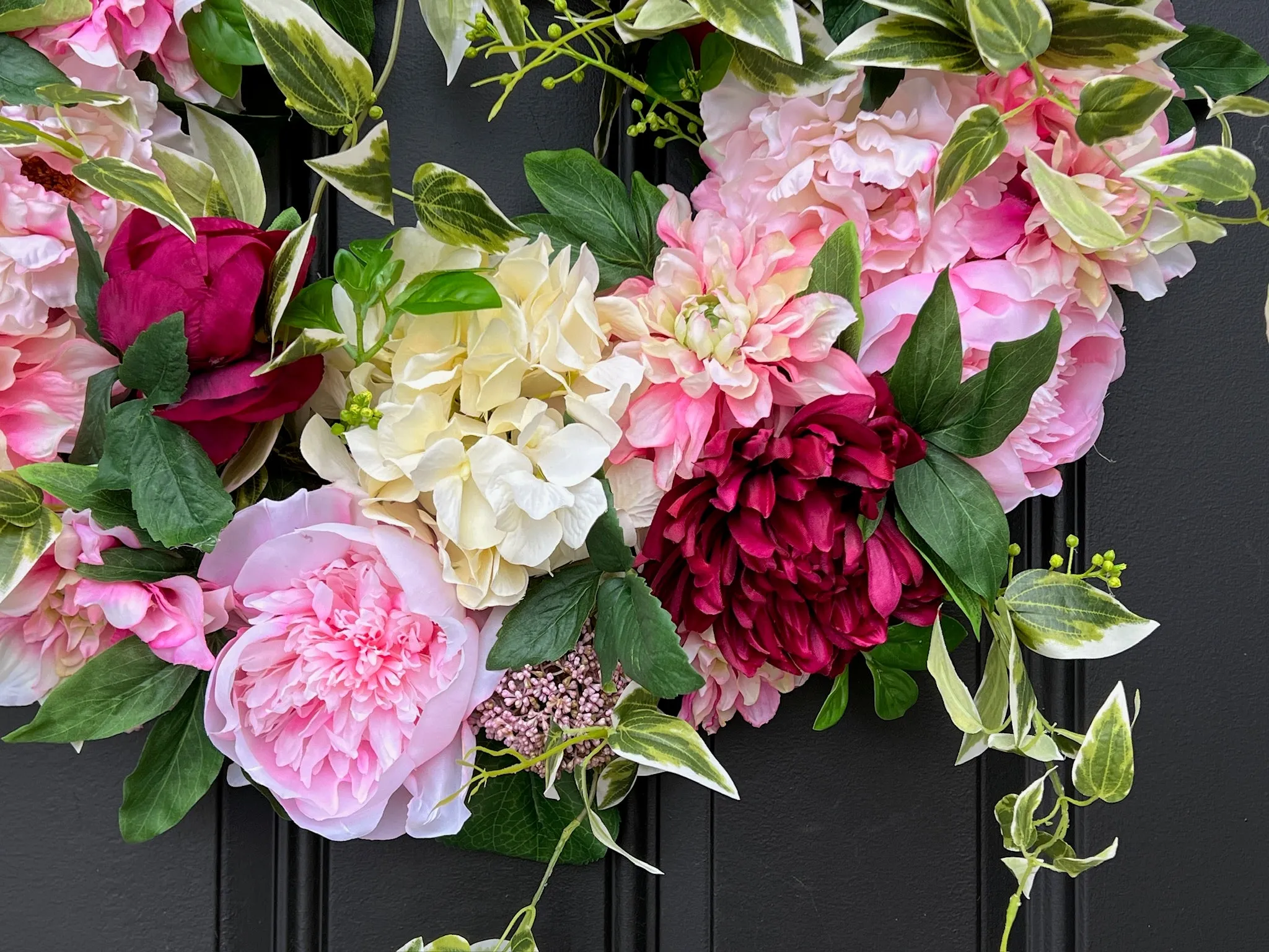 English Garden Bouquet Wreath with Ivy