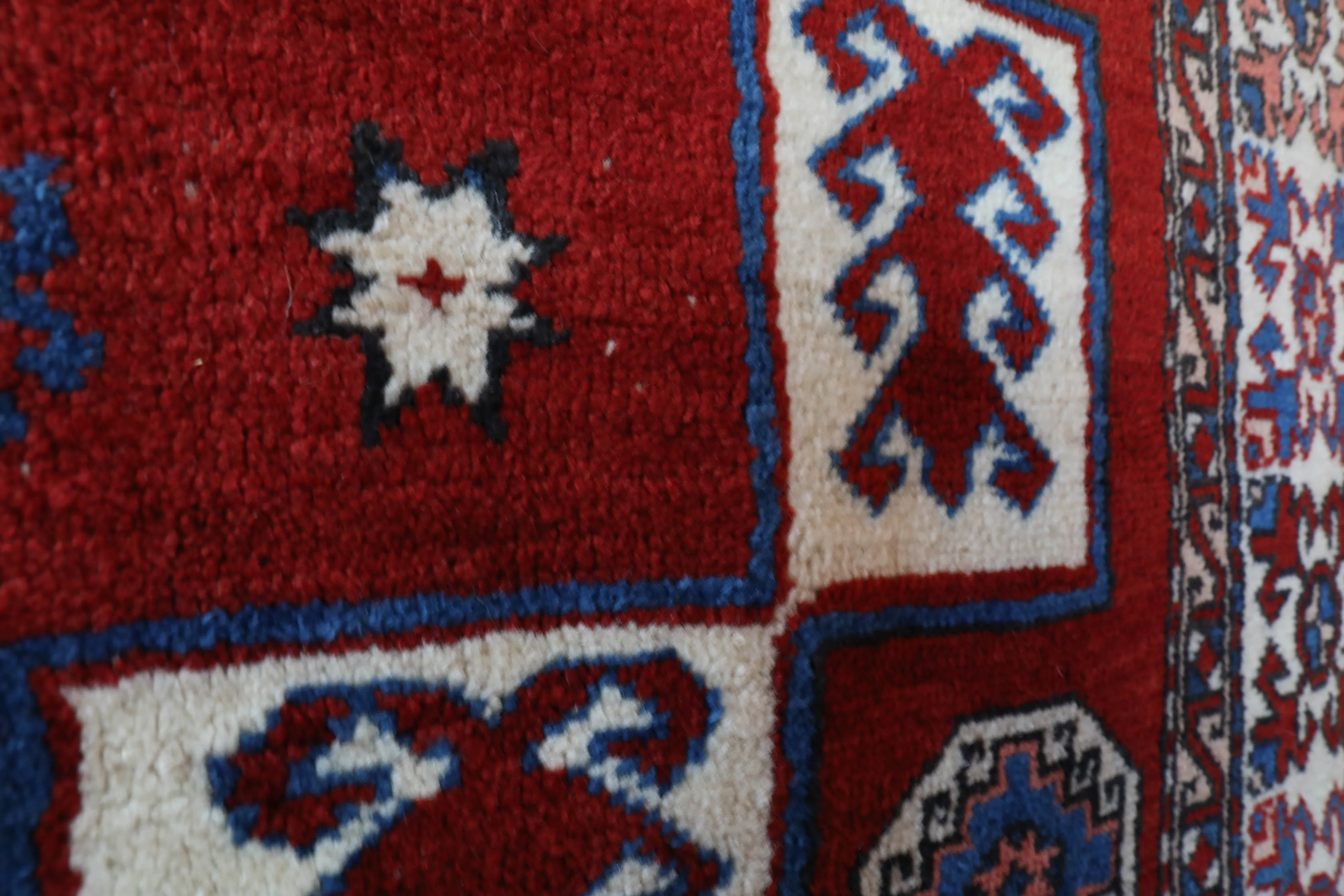 Vintage Pergamum Rug 5'11"x8'10"
